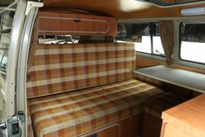 Immagine 26/50 di Volkswagen T2a Westfalia (1969)