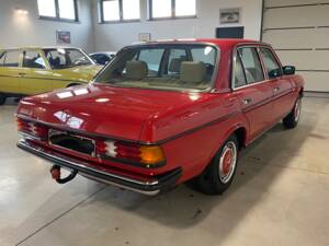 Image 12/100 of Mercedes-Benz 300 D (1983)
