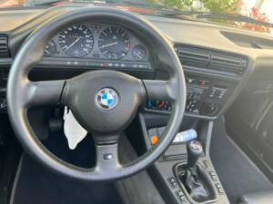 Immagine 1/4 di BMW 320i (1993)