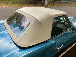 Bild 30/50 von Chevrolet Corvette Sting Ray Convertible (1966)