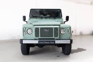 Image 2/36 of Land Rover Defender (2016)
