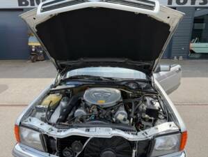 Image 19/27 of Mercedes-Benz 380 SEC (1984)