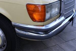 Bild 23/76 von Mercedes-Benz 280 SE (1977)