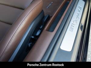 Obraz 25/32 pojazdu Porsche 911 Carrera 4S (1900)