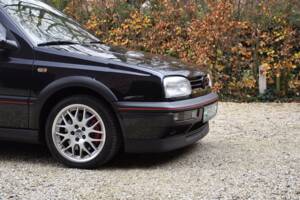 Image 16/41 de Volkswagen Golf III 2.0 GTI &quot;Edition&quot; (1997)