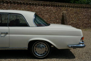 Image 30/50 of Mercedes-Benz 280 SE 3,5 (1970)