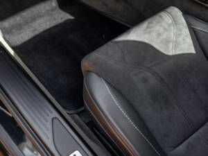 Image 27/77 of Aston Martin DBS (2009)