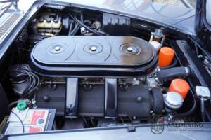 Image 11/50 de Ferrari 330 GT 2+2 (1965)