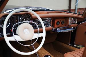 Image 20/51 of Mercedes-Benz 280 SL (1969)