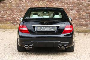 Image 34/50 of Mercedes-Benz C 63 AMG (2012)