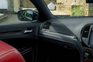 Imagen 46/50 de Chrysler 300 SRT8 (2013)