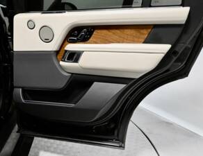 Bild 40/50 von Land Rover Range Rover Autobiography SDV8 (2018)