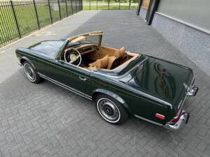 Image 12/50 de Mercedes-Benz 280 SL (1969)