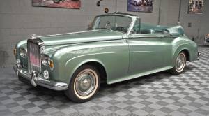 Image 5/50 de Bentley S3 Mulliner Park Ward DHC (1963)