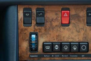 Image 32/50 de Mercedes-Benz 380 SEC (1982)