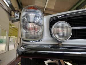 Image 5/8 of Mercedes-Benz 230 SL (1964)