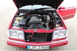 Bild 7/14 von Mercedes-Benz E 220 (1994)