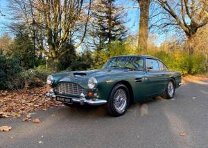 Image 2/50 de Aston Martin DB 4 (1963)