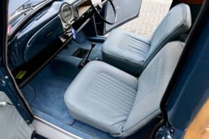 Image 27/50 of Morris Minor 1000 Traveller (1969)