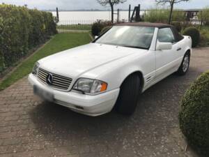 Image 1/8 of Mercedes-Benz SL 320 (1995)