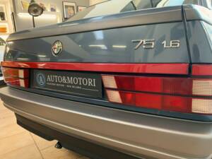 Image 23/30 of Alfa Romeo 75 1.6 (1989)