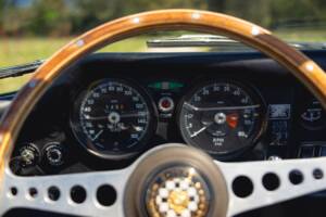 Image 39/50 de Jaguar E-Type (1969)