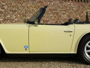 Image 33/50 of Triumph TR 6 (1971)