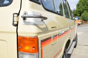Image 7/24 of Toyota Land Cruiser FJ 60 (1984)