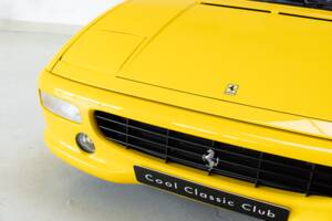 Image 23/36 de Ferrari F 355 Berlinetta (1995)