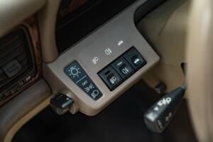 Image 36/50 of Jaguar XJ6 3.2 (1995)