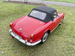 Image 10/24 of Alfa Romeo Giulia 1600 Spider (1963)