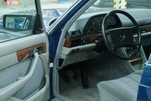 Bild 46/50 von Mercedes-Benz 300 SE (1990)