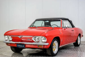 Image 18/50 of Chevrolet Corvair Monza Convertible (1966)