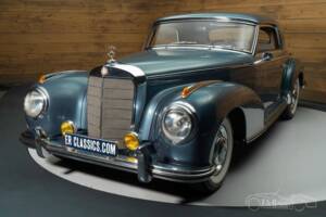 Image 19/31 of Mercedes-Benz 300 S (1953)