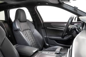 Image 29/40 of Audi RS6 Avant (2019)