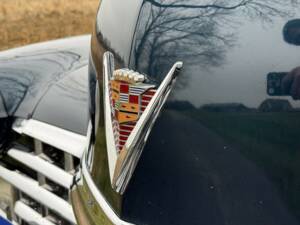 Image 17/24 of Cadillac de Ville Touring Sedan (1947)