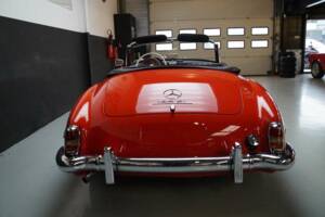 Afbeelding 5/50 van Mercedes-Benz 190 SL (1959)