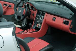 Immagine 24/50 di Mercedes-Benz SLK 230 Kompressor (1996)