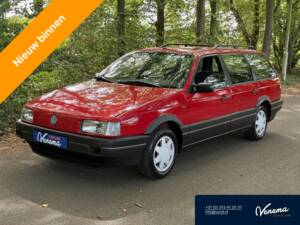 Image 1/21 of Volkswagen Passat Variant 2.0 (1990)