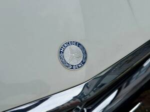 Image 48/50 of Mercedes-Benz 280 SL (1984)