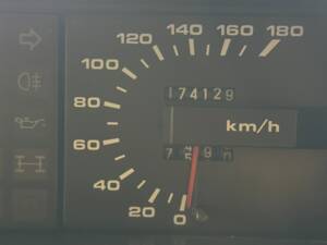 Bild 19/22 von Land Rover Range Rover Classic (1984)
