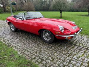 Image 4/29 de Jaguar E-Type (1969)