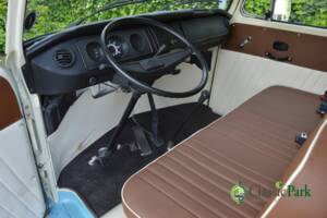 Bild 4/12 von Volkswagen T2b Camper (1976)