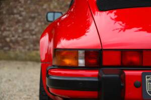 Afbeelding 45/50 van Porsche 911 Carrera 3.2 (1988)
