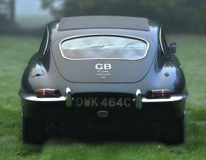 Image 3/50 de Jaguar Type E 4.2 (1965)