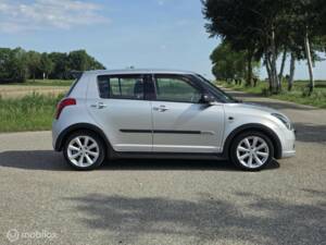 Immagine 8/40 di Suzuki Swift 1.3 (2007)