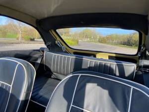 Image 14/20 of MG MGB GT (1967)