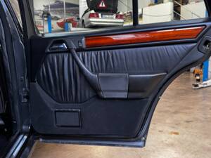 Bild 48/54 von Mercedes-Benz 300 TD Turbo (1993)