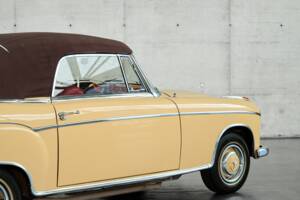 Immagine 30/50 di Mercedes-Benz 220 S Cabriolet (1958)