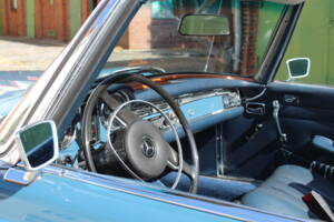 Image 18/83 of Mercedes-Benz 280 SL (1970)